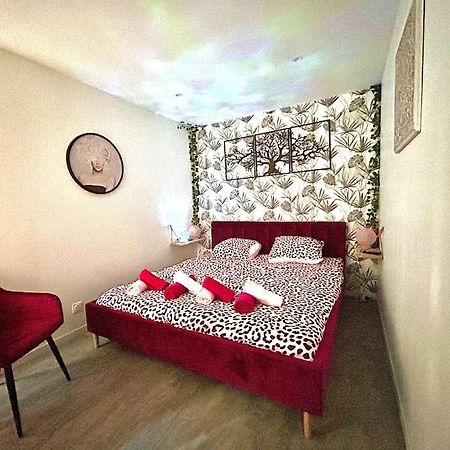 La Foret Enchantee, Centre Ville Pont-Sur-Yonne 外观 照片